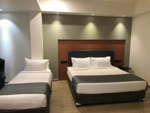 Hotel Bhavya Residency Amhedabad Dış mekan fotoğraf