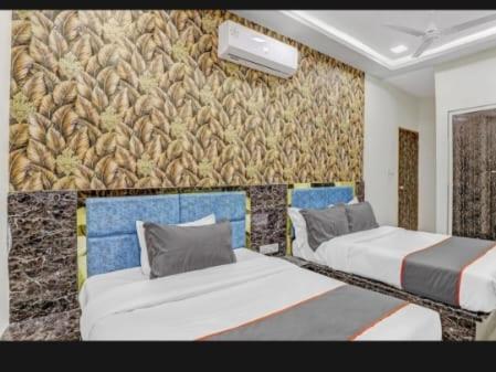 Hotel Bhavya Residency Amhedabad Oda fotoğraf